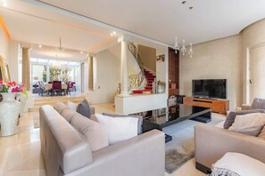 Télévision, espaces bureaux