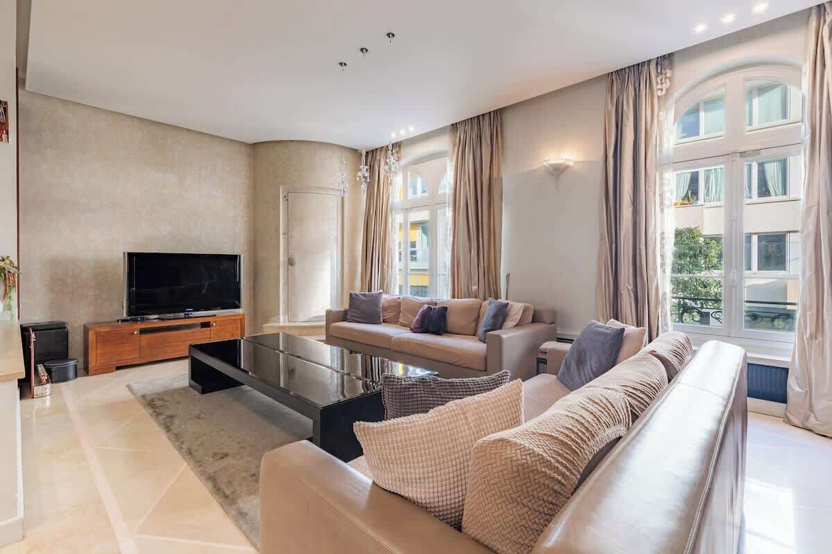 Télévision, espaces bureaux