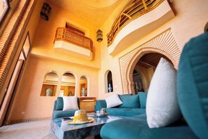 House | 17 bilik tidur, Internet 