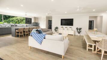 House | 4 bedrooms, Internet