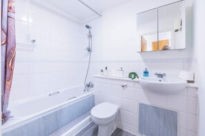 House - Spacious 2BR Flat - Bounds Green Private Parking (London)