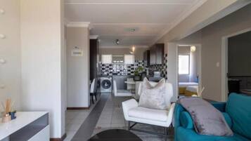 Apartment, Balcony, City View | Interior