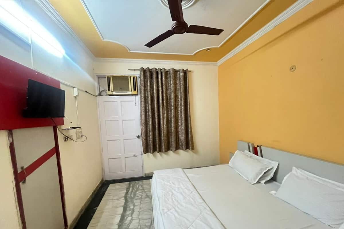 Deluxe Double Room, Balcony | Desk, free WiFi, bed sheets