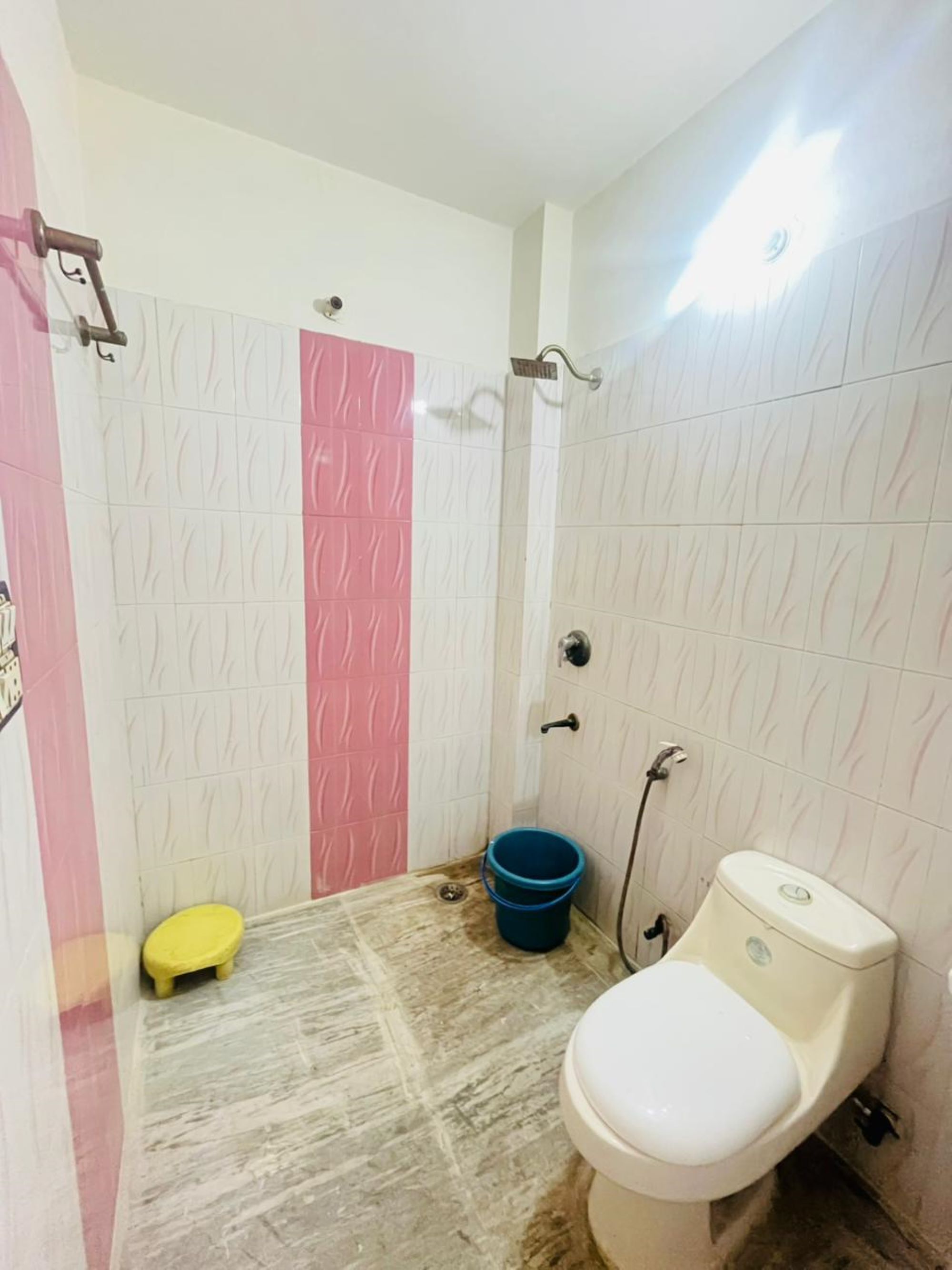 Deluxe Double Room, Balcony | Bathroom | Shower, towels, soap, toilet paper
