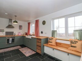 Fridge, dishwasher, cookware/dishes/utensils