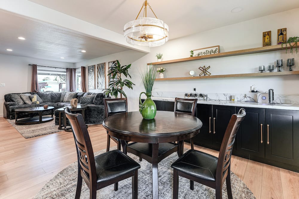 Shop, Swim & Explore: Updated Phoenix Home!