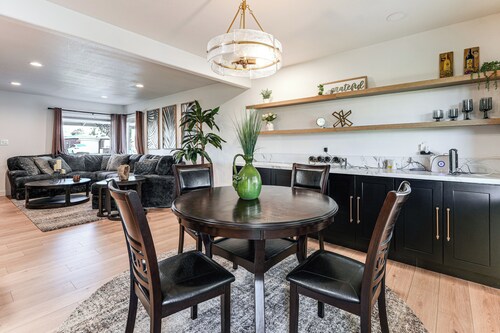 Shop, Swim & Explore: Updated Phoenix Home!
