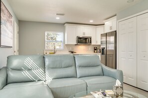 Apartment (2 Bedrooms) | Interior - 4 Mi to Downtown Tampa! Urban Couples Retreat (Tampa)