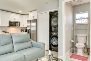 Apartment (2 Bedrooms) | Interior - 4 Mi to Downtown Tampa! Urban Couples Retreat (Tampa)