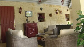 Lobby - Charming atypical stone house (Tizac-de-Lapouyade)