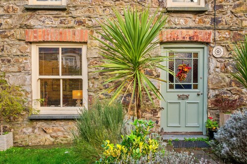 Wallis Cottage