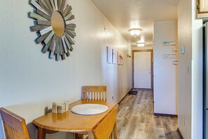 Apartment (1 Bedroom) | Interior