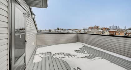 6 Mi to Manhattan: Luxe Apt w/ City Views!