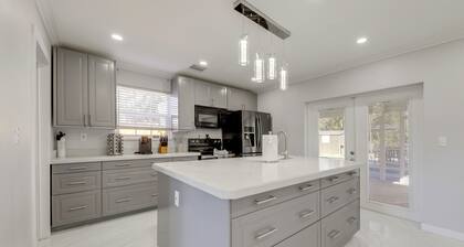 Grill & Games! Family Home, 3 Mi to Pompano Beach