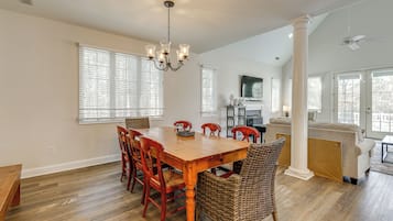 House (4 Bedrooms) | Interior