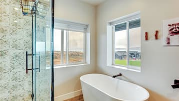 House (Multiple Bedrooms) | Interior