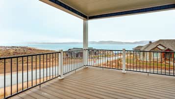 House (Multiple Bedrooms) | Front of property