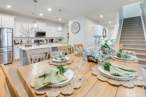 The Palms Estate: Private Pool & Coastal Elegance