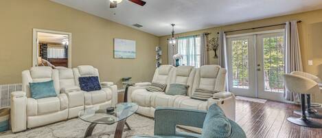 House (3 Bedrooms) | Interior