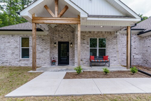 Steps to Fairway: Hot Springs Village Golf Retreat