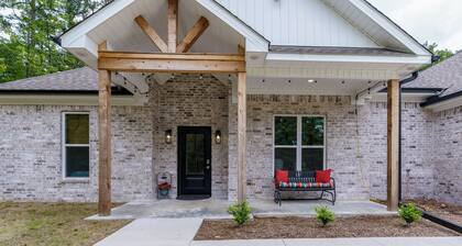 Steps to Fairway: Hot Springs Village Golf Retreat