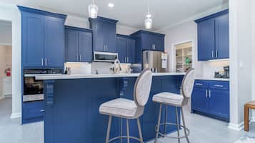 House (4 Bedrooms) | Interior