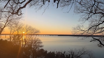 House (4 Bedrooms) | Front of property