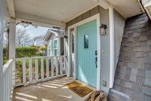 House (4 Bedrooms) | Interior - Deck w/ Sunset View: Group Getaway on Lake Whitney (Whitney)