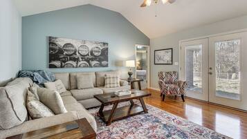 House (3 Bedrooms) | Front of property