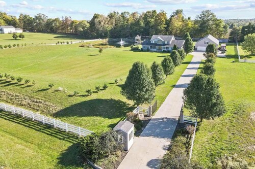 Family Home on 9 Acres! Climbing Wall & Gym