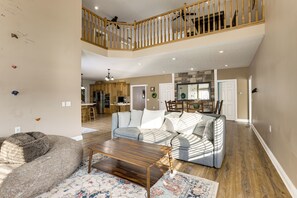 Talo (5 Bedrooms) | Sisätilat