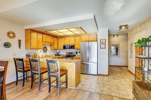 Apartment (2 Bedrooms) | Bahagian dalam