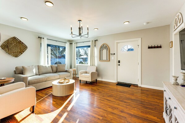 House (2 Bedrooms) | Interior