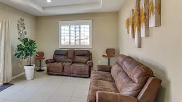 House (3 Bedrooms) | Front of property