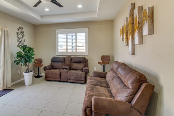 House (3 Bedrooms) | Front of property