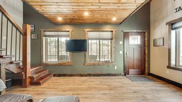 Apartment (0 Bedroom) | Interior