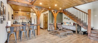 Eagle Viewing & Grill Station: James River Retreat