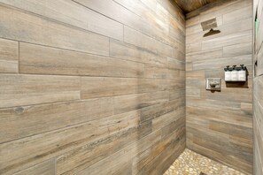 Apartment (0 Bedroom) | Interior - Eagle Viewing & Grill Station: James River Retreat (Galena)