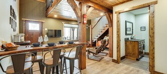 Riverside Galena Loft: Eagle Watching & Water View