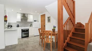 Batterie de cuisine, vaisselle et ustensiles