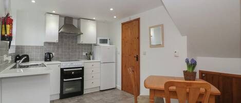 مستلزمات طهي/أطباق/أوعية