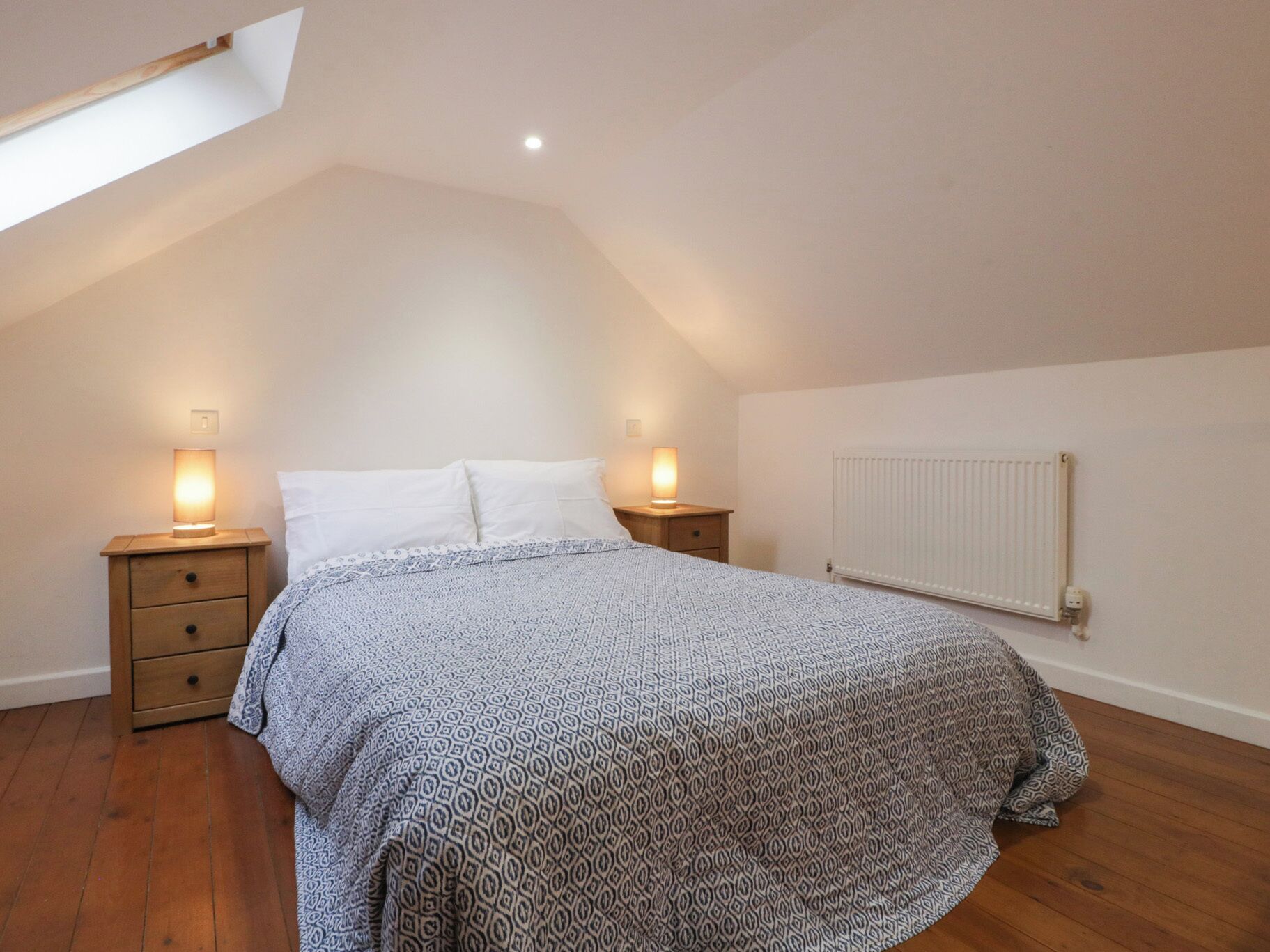 1 habitación, decoración personalizada y muebles diferentes 