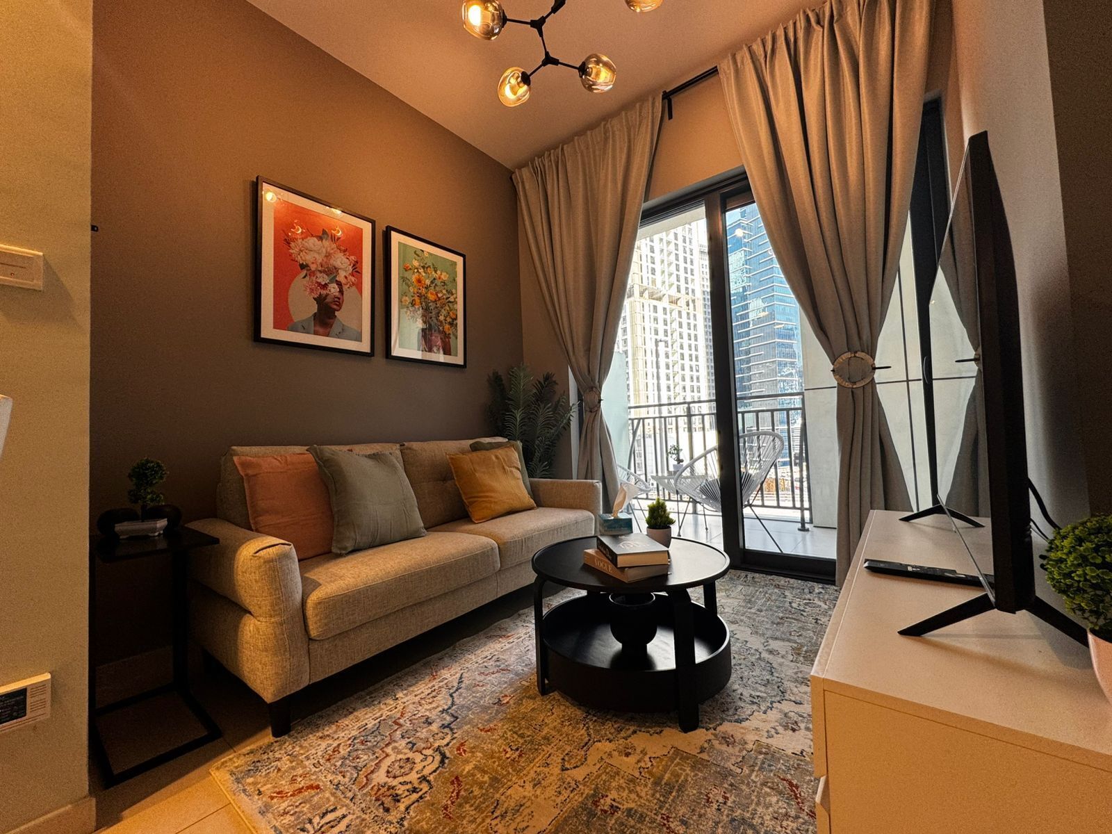 Studio Deluxe, vue lac | Coin séjour | Télévision LED de 64 pouces avec chaînes par satellite