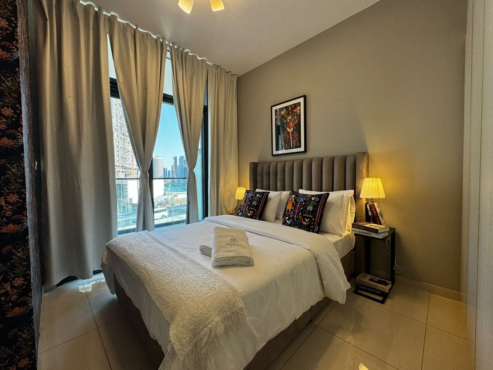 Deluxe Studio, Lake View | Hypo-allergenic bedding, in-room safe, blackout drapes