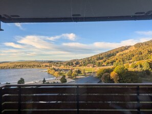Property grounds - Sunny studio for 4 with balcony, lake view, and WiFi (Besse-et-Saint-Anastaise-Super Besse)