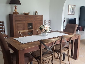 Dining - Countryside Cottage near Toul with WiFi (Toul)