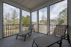 Property grounds - 4+BR, 3.5 BA  close to Bethany Beach & Town. 890B Garfield Parkway (Bethany Beach)