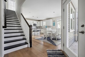 Dining - 4+BR, 3.5 BA  close to Bethany Beach & Town. 890B Garfield Parkway (Bethany Beach)
