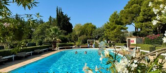 Bright Family Home in Vic-la-Gardiole with Pool and Parking