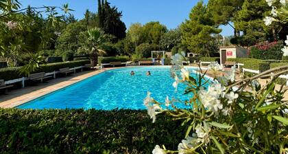 Bright Family Home in Vic-la-Gardiole with Pool and Parking